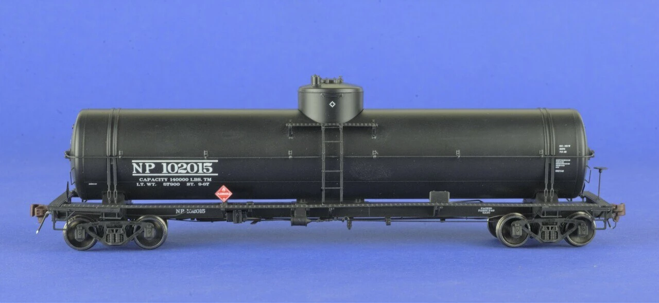 American Limited Models 1863 HO Scale GATC Welded Tank Car Northern Pacific NP 102015 3 American Limited Models 1863 HO Scale GATC Welded Tank Car Northern Pacific NP 102015