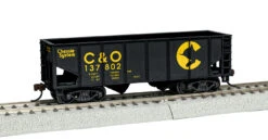 Lionel 1954020 HO Scale 2-Bay Open Hopper Chessie System C&O 137802