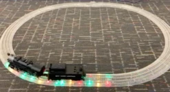 Lionel 2025020 O Gauge Lighted FasTrack O-36 Curve 4 Pack -Bachmann Store lionel 2025020 o gauge lighted fastrack o 36 curve 4 pack