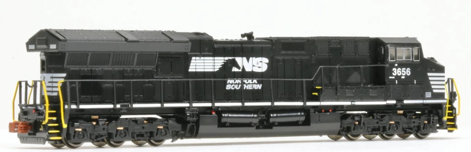 ScaleTrains Operator 10987 N Scale GE ET44AC Tier 4 Diesel "Horsehead" NS 3673 With DCC 4 ScaleTrains Operator 10987 N Scale GE ET44AC Tier 4 Diesel "Horsehead" NS 3673 With DCC - Image 2