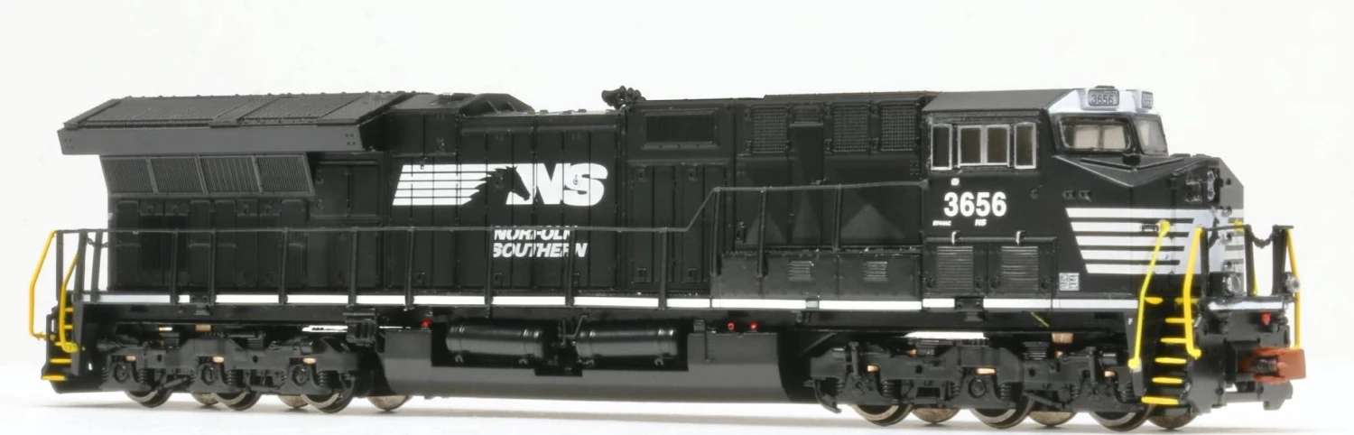 ScaleTrains Operator 10987 N Scale GE ET44AC Tier 4 Diesel "Horsehead" NS 3673 With DCC 3 ScaleTrains Operator 10987 N Scale GE ET44AC Tier 4 Diesel "Horsehead" NS 3673 With DCC
