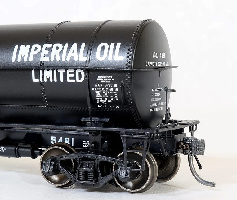 Tangent Scale Models 19070 HO Scale GA 1917-design 8000 Gal Tank Car Imperial Oil Liimited IOX 4 Tangent Scale Models 19070 HO Scale GA 1917-design 8000 Gal Tank Car Imperial Oil Liimited IOX - Image 2